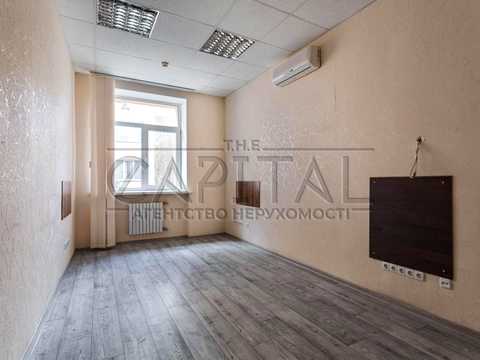 комерційна за адресою Дегтярівська вул., 45