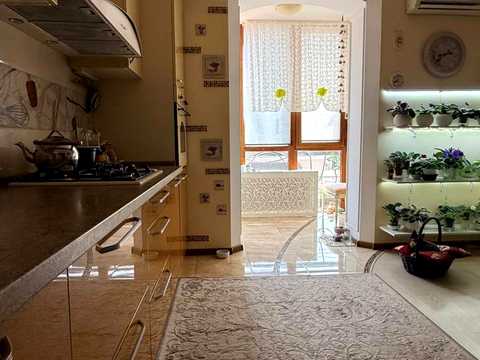 квартира за адресою Таїрова вул., 6