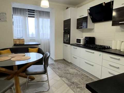 квартира за адресою Озерна вул., 3