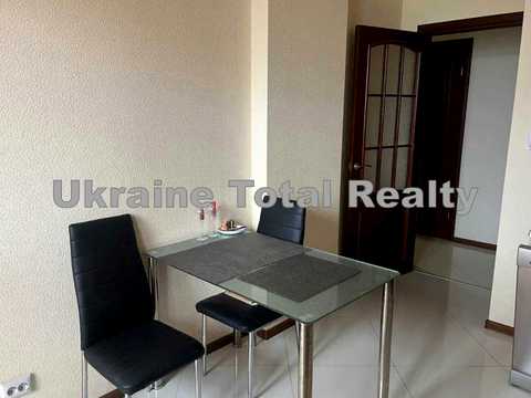 квартира за адресою Сім'ї Кульженків вул. (Петра Дегтяренка), 33