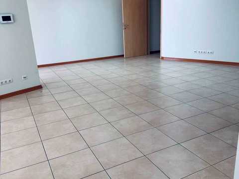 коммерческая по адресу Литературная ул., 1а
