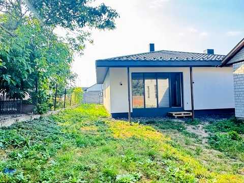 будинок за адресою с. Зоря, Центр