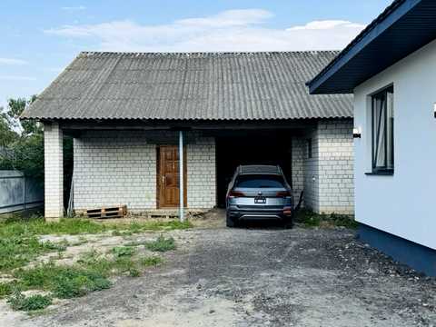 будинок за адресою с. Зоря, Центр