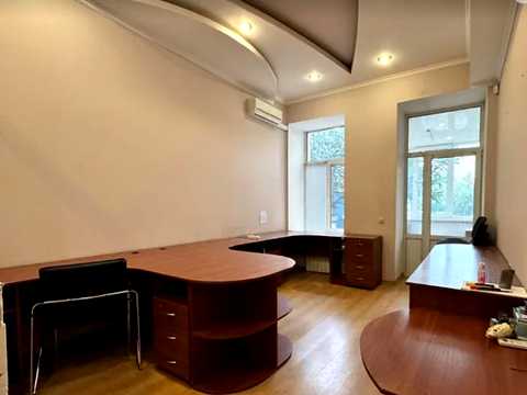 комерційна за адресою Тараса Шевченка бульв., 31