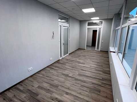 комерційна за адресою Паторжинського вул., 11