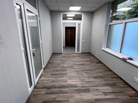 комерційна за адресою Паторжинського вул., 11