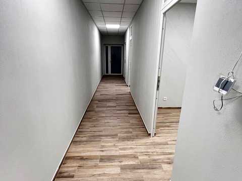 комерційна за адресою Паторжинського вул., 11