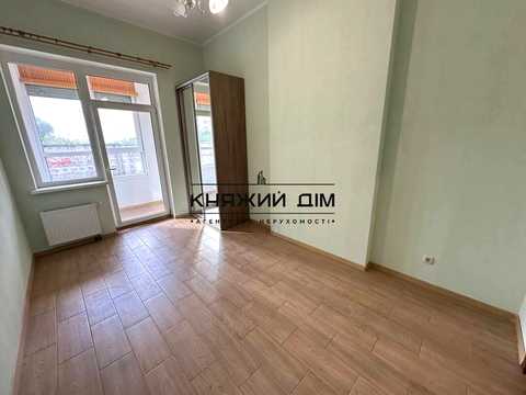 комерційна за адресою Драгоманова вул., 2-Б