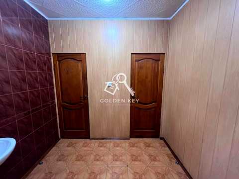 комерційна за адресою Кирило-Мефодіївська вул. (Товстановського), 2а