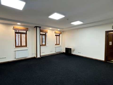 комерційна за адресою Київ, Володимирська вул., 63А