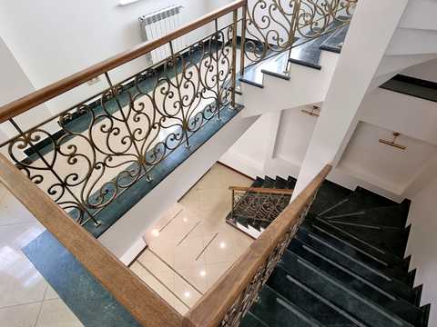 комерційна за адресою Київ, Володимирська вул., 63А