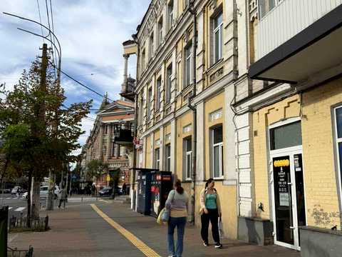 коммерческая по адресу Саксаганского ул., 106