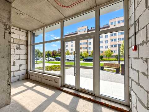 коммерческая по адресу Приозёрный бульв., 4