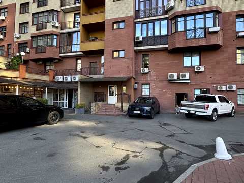коммерческая по адресу Евгения Коновальца ул. (Щорса), 32-Б