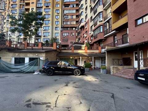 коммерческая по адресу Евгения Коновальца ул. (Щорса), 32-Б