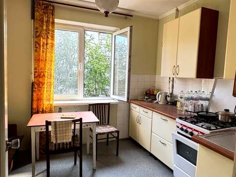 квартира за адресою Молодіжна вул., 72а