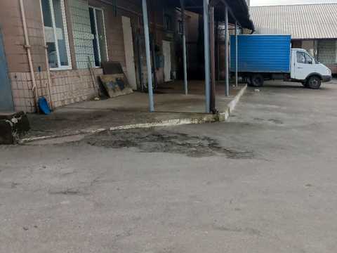 коммерческая по адресу Центральна, 1