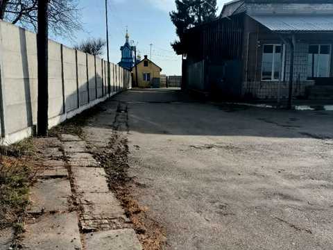 коммерческая по адресу Центральна, 1
