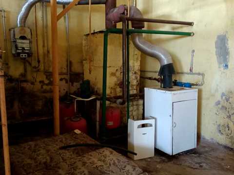 коммерческая по адресу Центральна, 1
