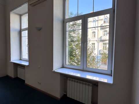 комерційна за адресою Євгена Чикаленка вул. (Пушкінська), 8