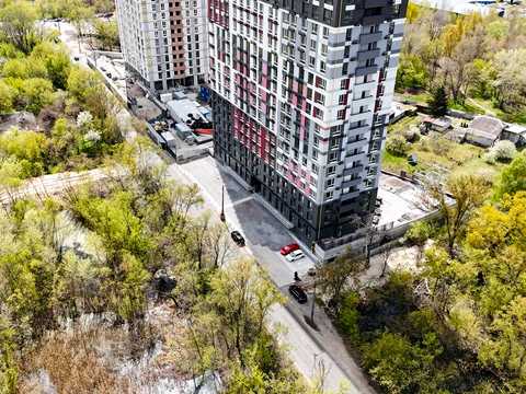 паркомісце за адресою Тепловозна вул., 28