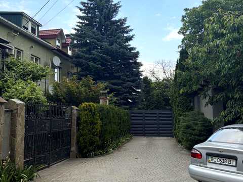 будинок за адресою Винники, Берегова вул., 11а