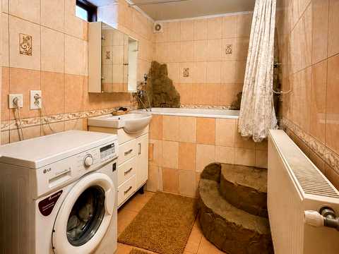 будинок за адресою Гайдамацька вул. (Комісарівська)