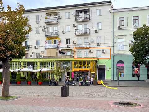 комерційна за адресою Дерибасівська вул., 20