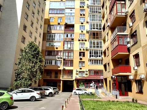 квартира за адресою Євгена Коновальця вул. (Щорса), 36-Е