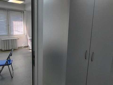комерційна за адресою Драгоманова вул., 1-Є