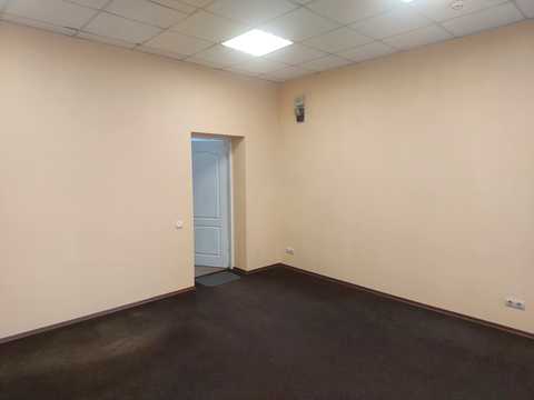 комерційна за адресою Генерала Миколи Юнаківа вул., 9