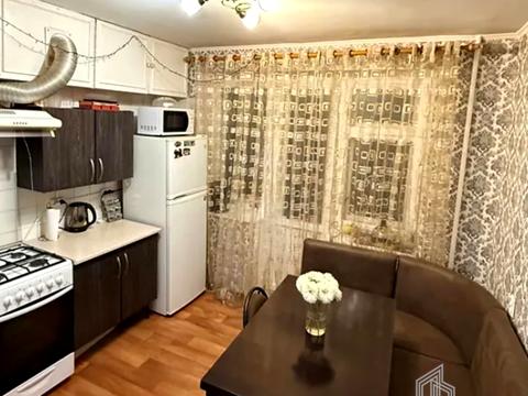 квартира за адресою Академіка Корольова вул., 10-А