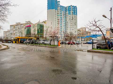 комерційна за адресою Київська вул., 1в