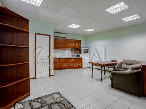 комерційна за адресою Київська вул., 1в