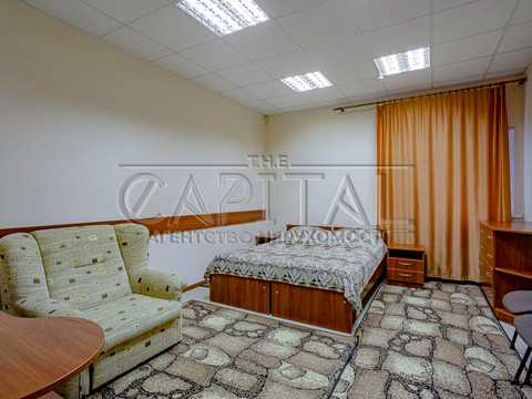 комерційна за адресою Київська вул., 1в