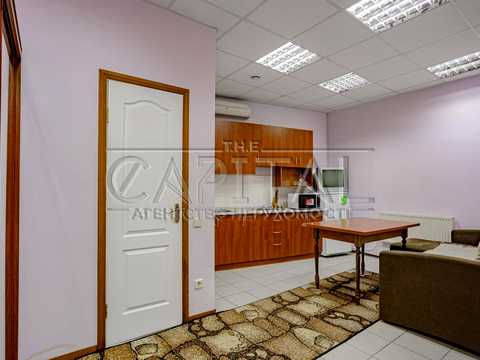 комерційна за адресою Київська вул., 1в