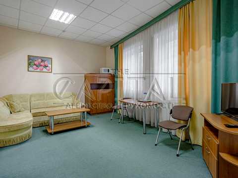 комерційна за адресою Київська вул., 1в