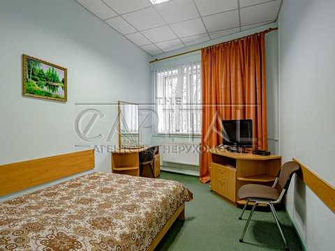 комерційна за адресою Київська вул., 1в