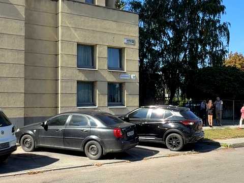 паркомісце за адресою Дніпро, Крутогірний узвіз (Рогальова), 33