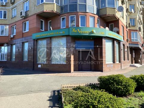комерційна за адресою Микільсько-Слобідська вул., 4