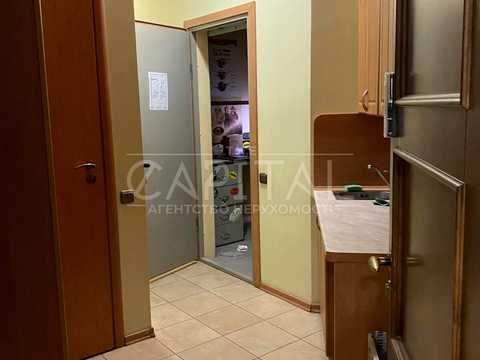 комерційна за адресою Микільсько-Слобідська вул., 4