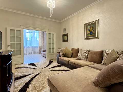 квартира за адресою Лабораторний пров., 6