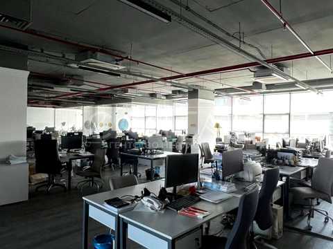 комерційна за адресою Степана Бандери просп. (Московський), 28А
