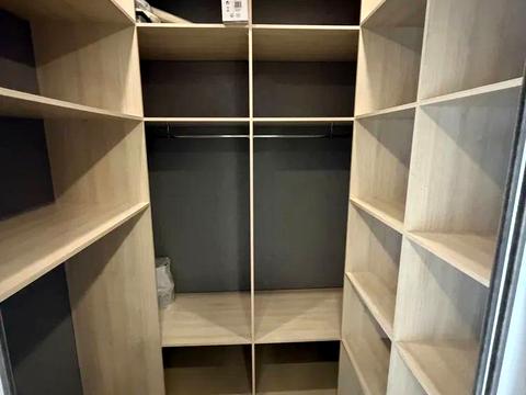 квартира за адресою Юнацька вул., 10
