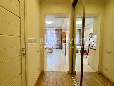 квартира за адресою Михайла Максимовича вул. (Онуфрія Трутенка), 28-Б
