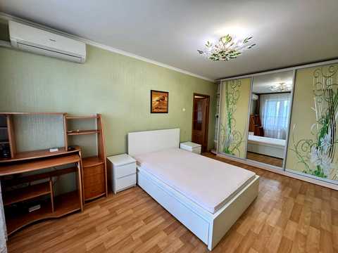 квартира за адресою Академіка Заболотного вул., 118