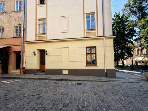 коммерческая по адресу Староеврейская ул., 46