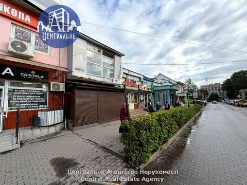 комерційна за адресою Чернівці, Ентузіастів вул., 2А