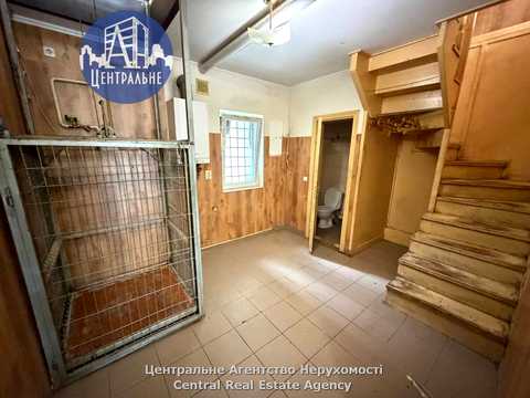 комерційна за адресою Чернівці, Ентузіастів вул., 2А