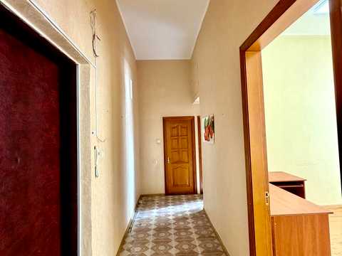 комерційна за адресою Басейна вул., 5-Б